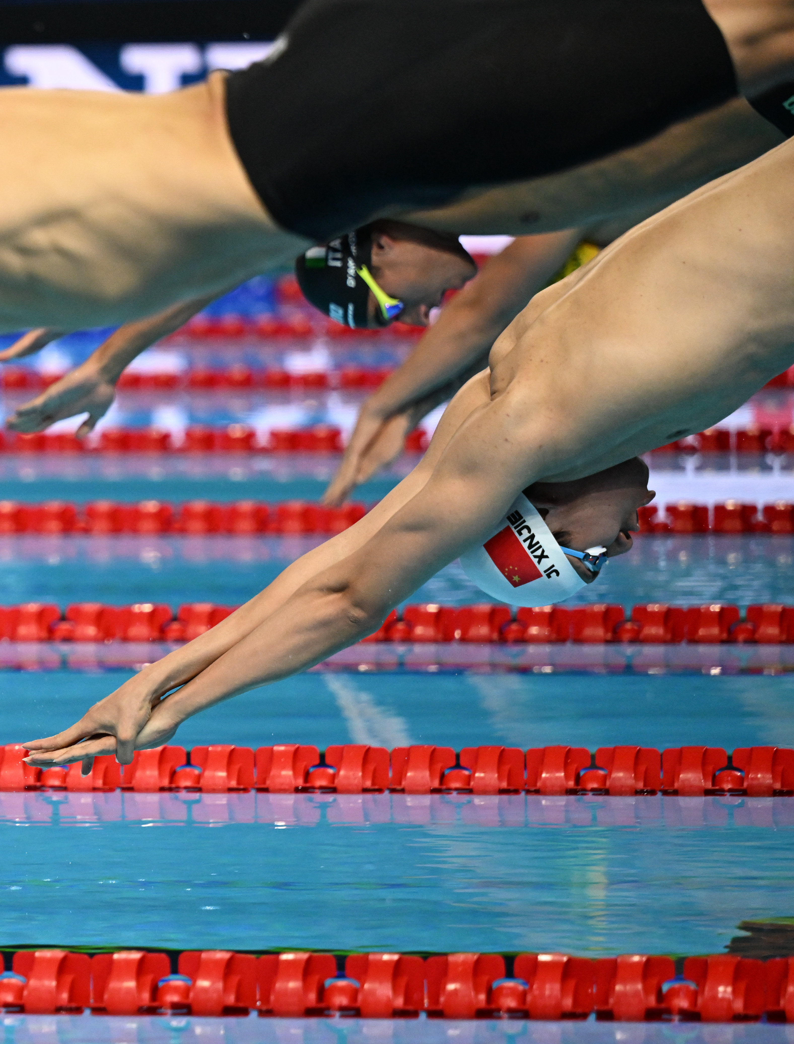 游泳传奇谢幕,球迷泪洒赛场的简单介绍 游泳传奇谢幕,球迷泪洒赛场的简单介绍