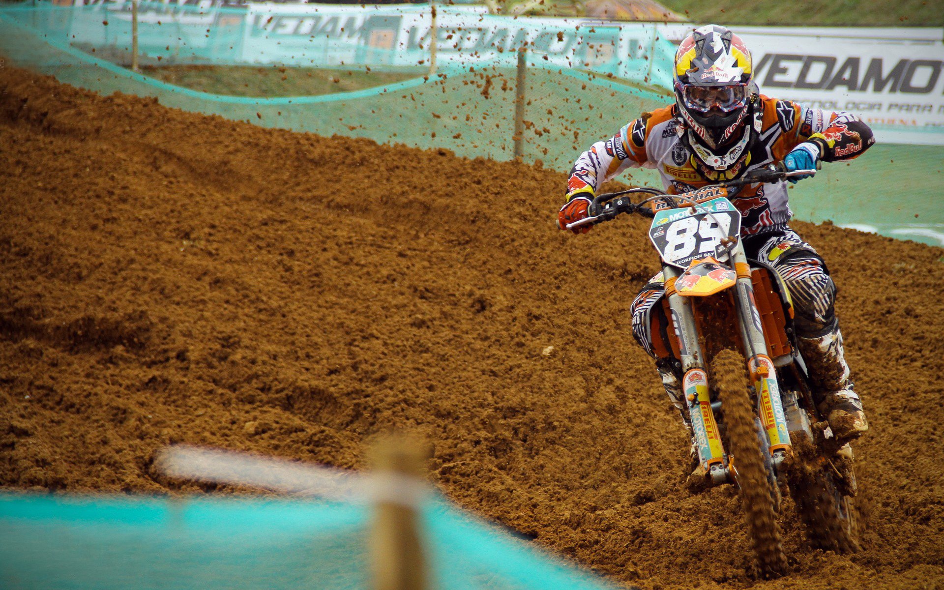 遥控器两端的同一种震颤，当西决成为另类绿茵