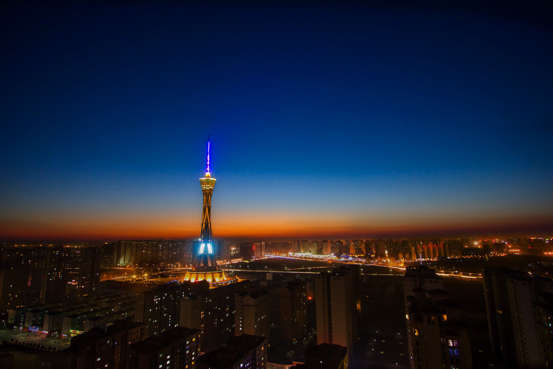 速度与激情,双线叙事下的巅峰对决