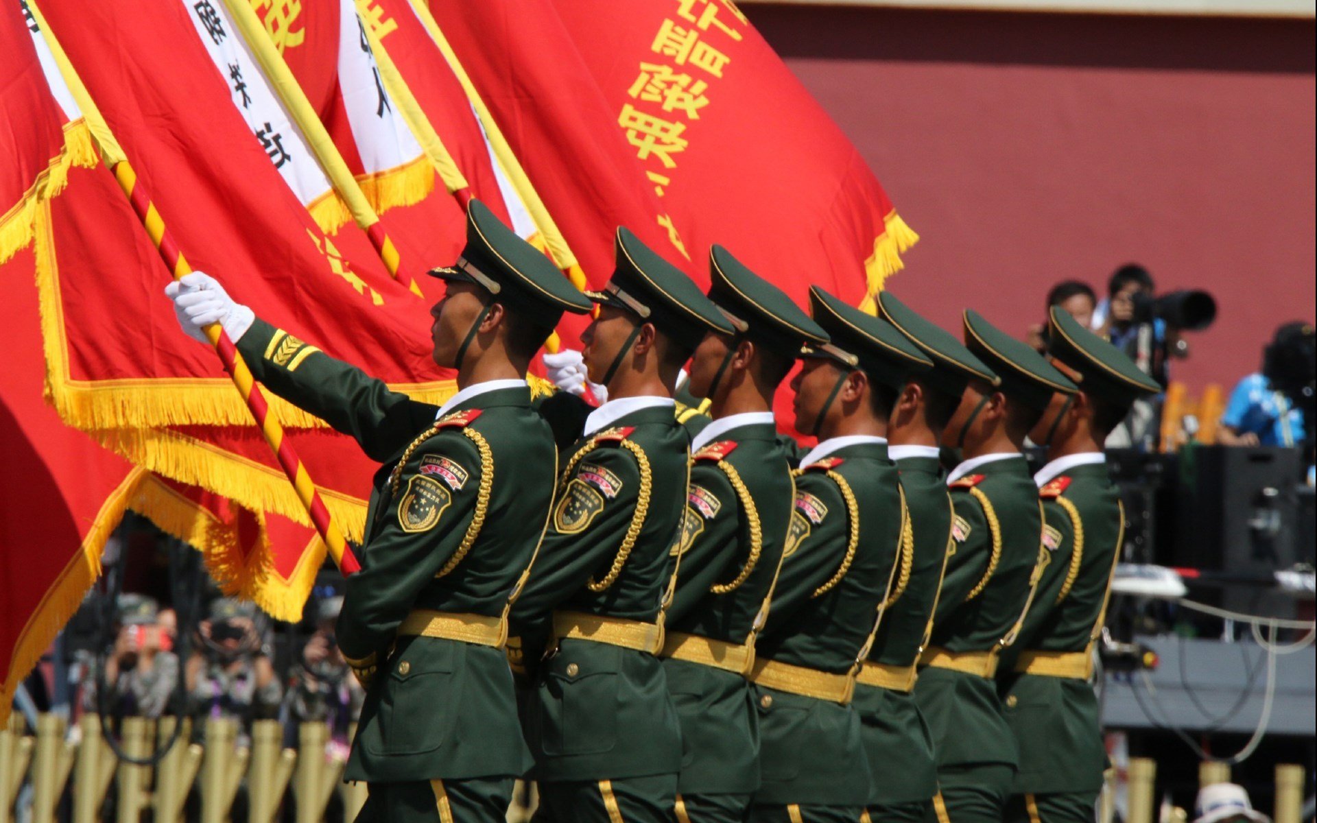 铁壁与钥匙,巴黎的防守如何锁死加纳,而托尼成为全场唯一钥匙