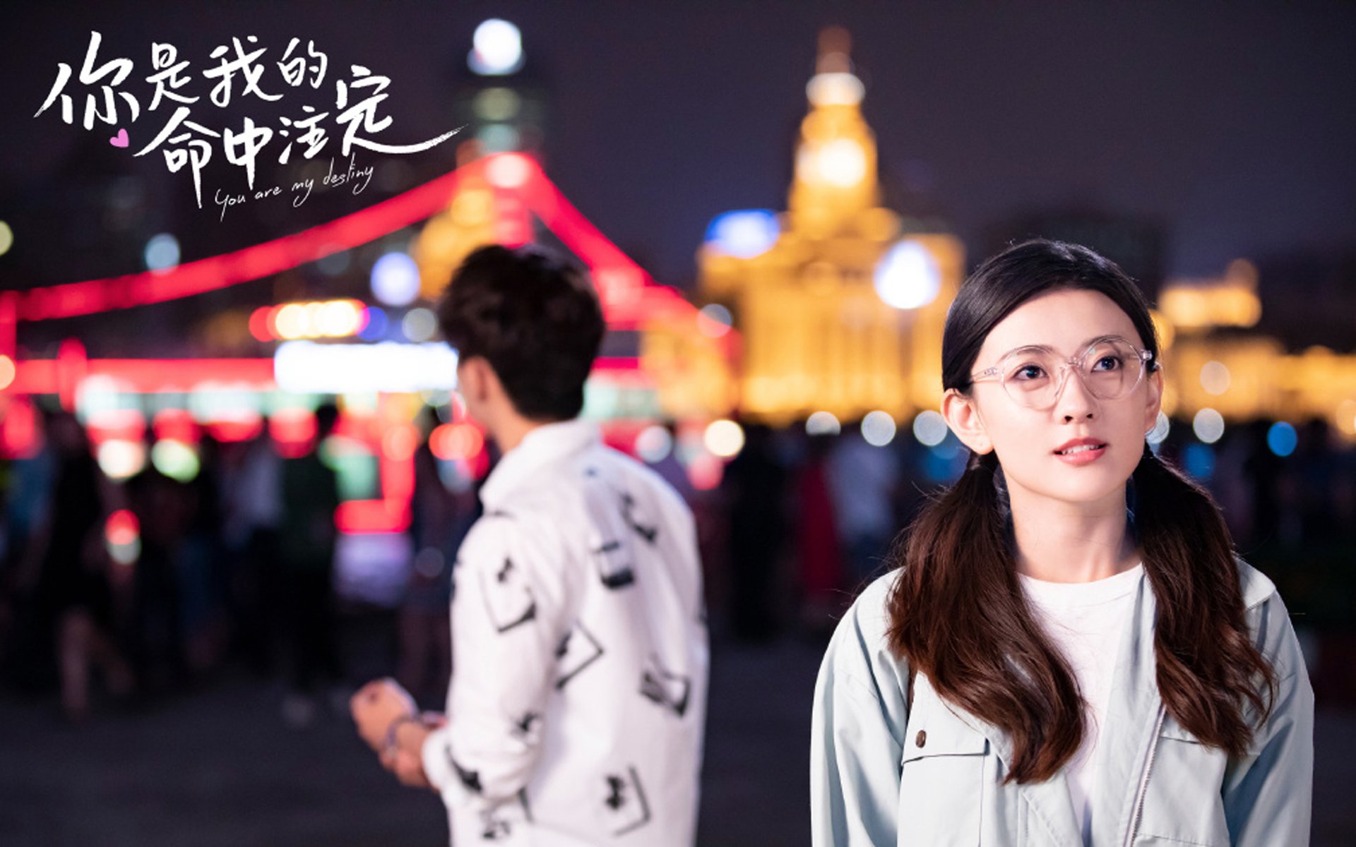 开云体育平台APP-黄色潜水艇稳航，紫百合盛开于硬木地板